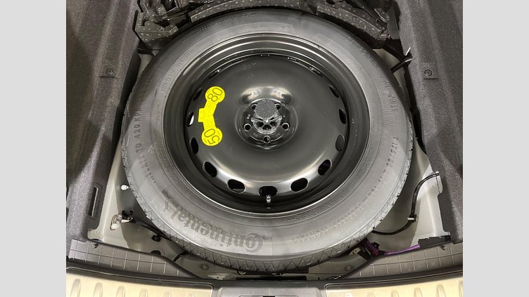 2021 認定中古車 Jaguar F-Pace ユーロンホワイト D200 AWD（オートマチック）MHEV スタンダード