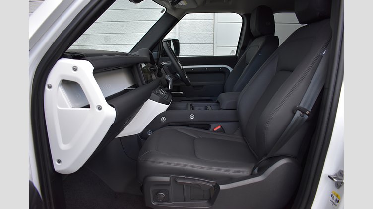 2023 認定中古車 Land Rover Defender 110 フジホワイト D300 AWD（AT） S