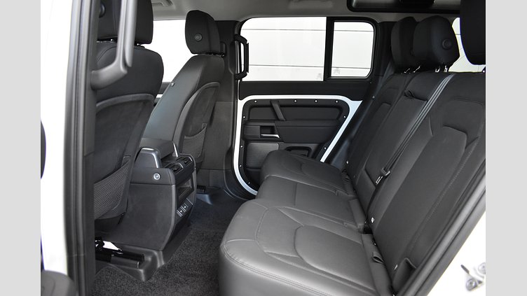 2023 認定中古車 Land Rover Defender 110 フジホワイト D300 AWD（AT） S