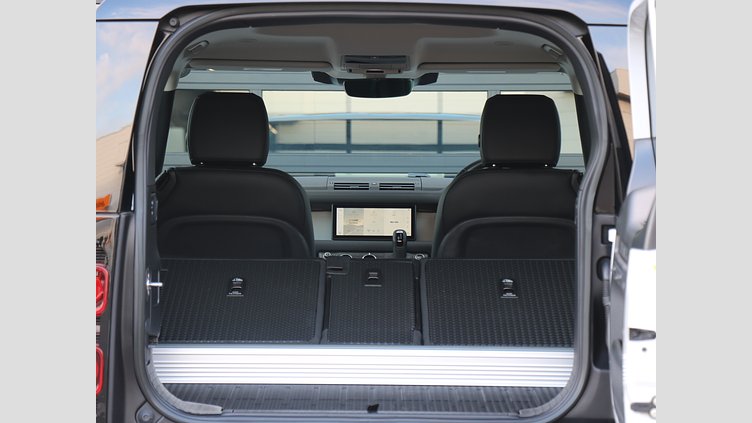 2023 認定中古車 Land Rover Defender 90 フジホワイト P300 AWD（AT） SE