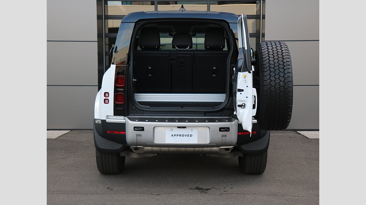 2023 認定中古車 Land Rover Defender 90 フジホワイト P300 AWD（AT） SE