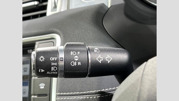 2016 認定中古車 Land Rover Range Rover Evoque Yulong White 2.0 litre Si4 Petrol SEプラス