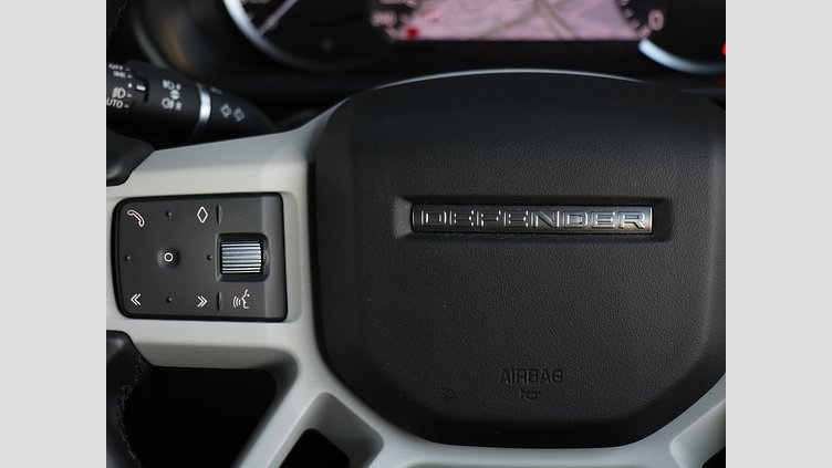 2023 認定中古車 Land Rover Defender 90 フジホワイト P300 AWD（AT） SE