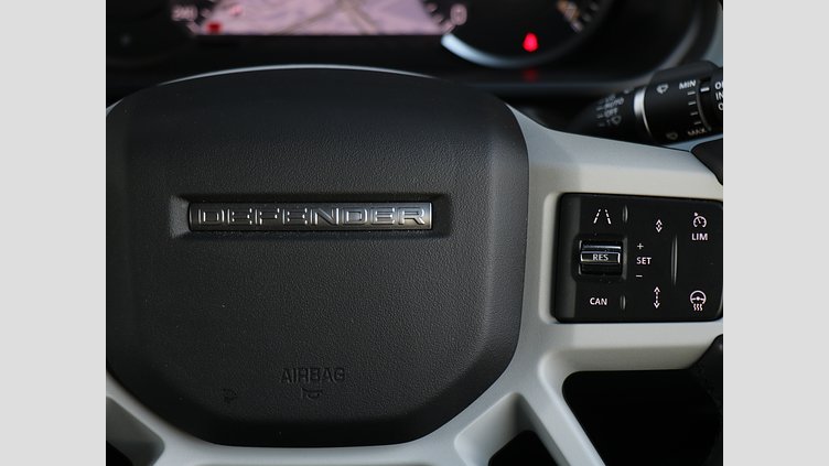 2023 認定中古車 Land Rover Defender 90 フジホワイト P300 AWD（AT） SE