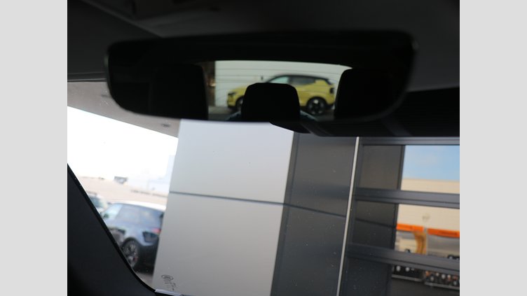 2023 認定中古車 Land Rover Defender 90 フジホワイト P300 AWD（AT） SE