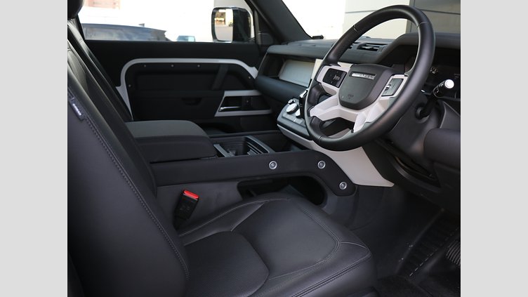 2023 認定中古車 Land Rover Defender 90 フジホワイト P300 AWD（AT） SE