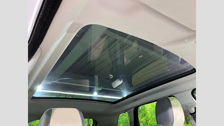 2016 認定中古車 Land Rover Range Rover Evoque Yulong White 2.0 litre Si4 Petrol SEプラス