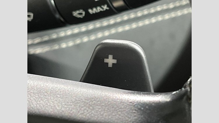 2016 認定中古車 Land Rover Range Rover Evoque Yulong White 2.0 litre Si4 Petrol SEプラス