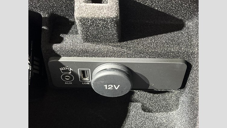 2016 認定中古車 Land Rover Range Rover Evoque Yulong White 2.0 litre Si4 Petrol SEプラス