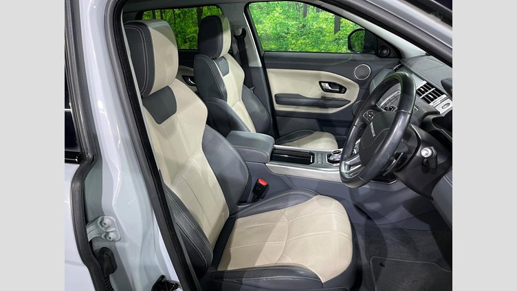 2016 認定中古車 Land Rover Range Rover Evoque Yulong White 2.0 litre Si4 Petrol SEプラス