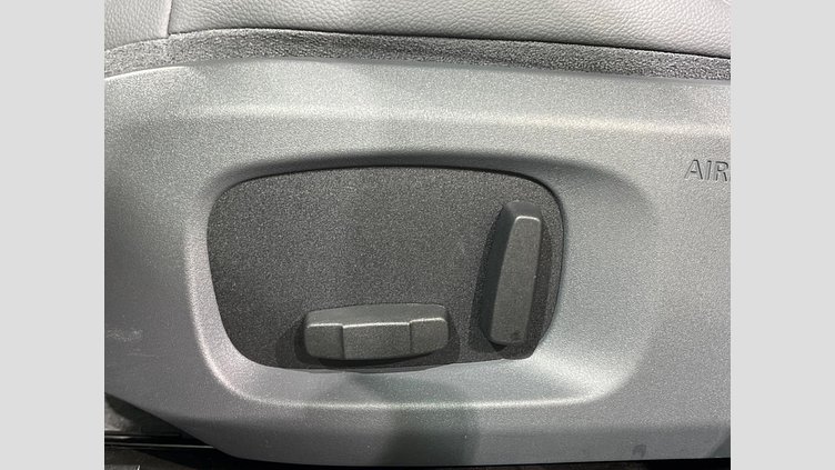 2016 認定中古車 Land Rover Range Rover Evoque Yulong White 2.0 litre Si4 Petrol SEプラス