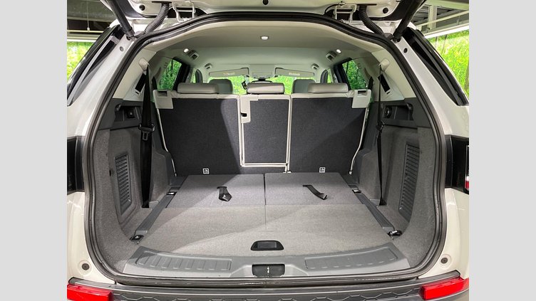 2018 認定中古車 Land Rover Discovery Sport Fuji White 2.0 litre i4D Diesel ゴーアウトエディション