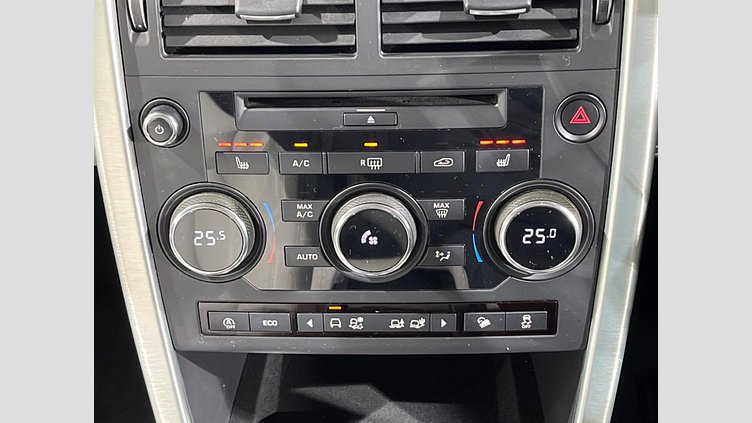 2018 認定中古車 Land Rover Discovery Sport Fuji White 2.0 litre i4D Diesel ゴーアウトエディション