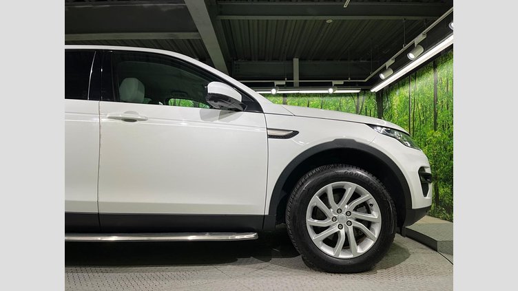 2018 認定中古車 Land Rover Discovery Sport Fuji White 2.0 litre i4D Diesel ゴーアウトエディション