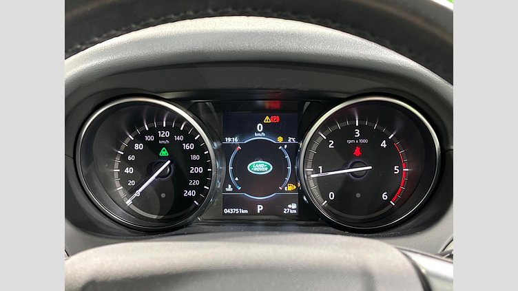 2018 認定中古車 Land Rover Discovery Sport Fuji White 2.0 litre i4D Diesel ゴーアウトエディション