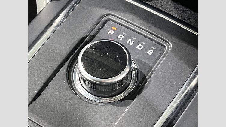 2018 認定中古車 Land Rover Discovery Sport Fuji White 2.0 litre i4D Diesel ゴーアウトエディション