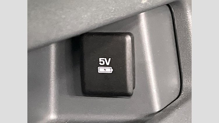 2018 認定中古車 Land Rover Discovery Sport Fuji White 2.0 litre i4D Diesel ゴーアウトエディション