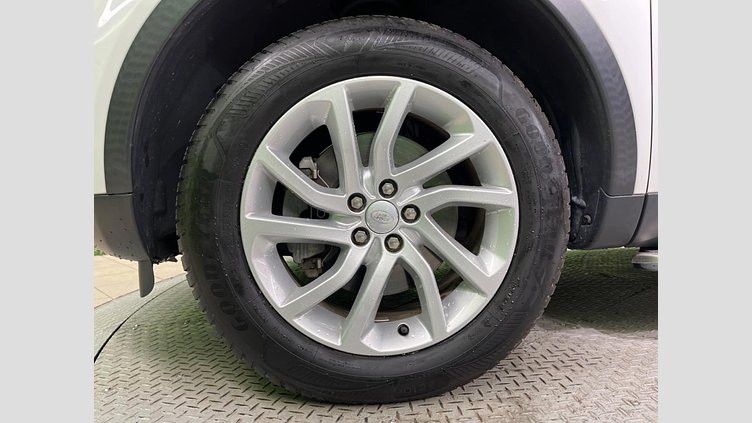 2018 認定中古車 Land Rover Discovery Sport Fuji White 2.0 litre i4D Diesel ゴーアウトエディション