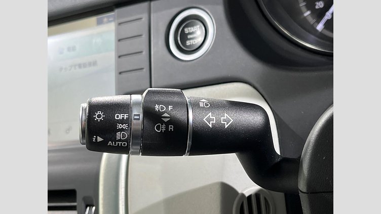 2018 認定中古車 Land Rover Discovery Sport Fuji White 2.0 litre i4D Diesel ゴーアウトエディション