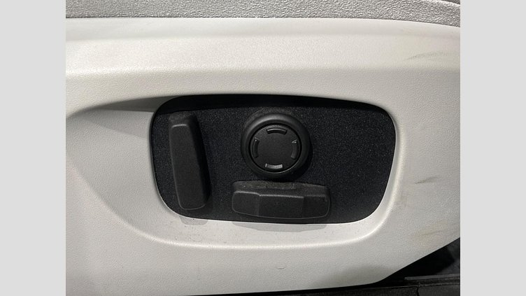 2018 認定中古車 Land Rover Discovery Sport Fuji White 2.0 litre i4D Diesel ゴーアウトエディション