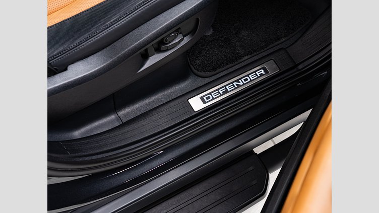 2023 認定中古車 Land Rover Defender 110 カルパチアングレイ D300 AWD（AT） X-DYNAMIC HSE D300 エアサスペンション