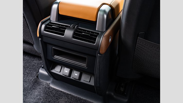 2023 認定中古車 Land Rover Defender 110 カルパチアングレイ D300 AWD（AT） X-DYNAMIC HSE D300 エアサスペンション