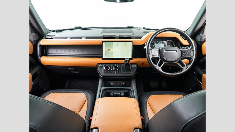 2023 認定中古車 Land Rover Defender 110 サントリーニブラック D300 AWD（AT） X-DYNAMIC HSE