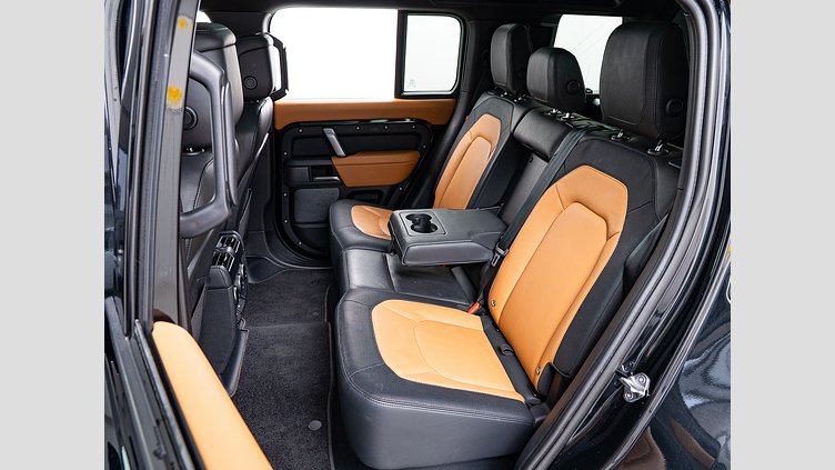 2023 認定中古車 Land Rover Defender 110 サントリーニブラック D300 AWD（AT） X-DYNAMIC HSE