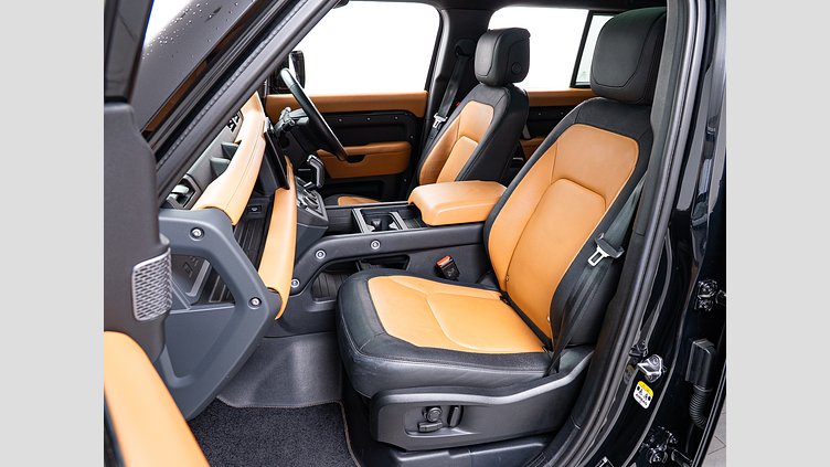 2023 認定中古車 Land Rover Defender 110 サントリーニブラック D300 AWD（AT） X-DYNAMIC HSE