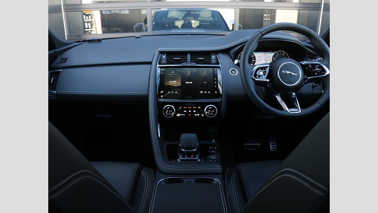 2024 認定中古車 Jaguar E-Pace フジホワイト D200マイルドハイブリッド（ディーゼル） R-DYNAMIC SE