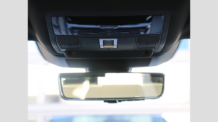 2024 認定中古車 Jaguar E-Pace フジホワイト D200マイルドハイブリッド（ディーゼル） R-DYNAMIC SE