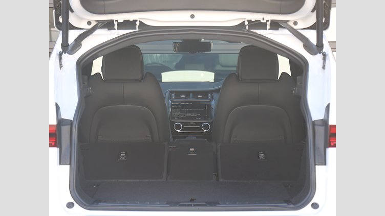 2024 認定中古車 Jaguar E-Pace フジホワイト D200マイルドハイブリッド（ディーゼル） R-DYNAMIC SE