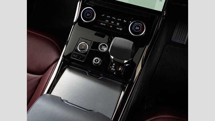 2023 認定中古車 Land Rover Range Rover Sport サントリーニブラック 3.0リッター6気筒300PSターボチャージドディーゼルMHEV（オートマチック） DYNAMIC SE