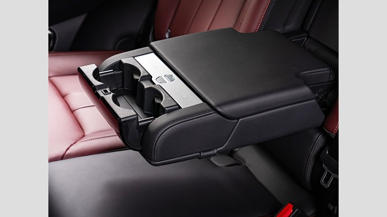 2023 認定中古車 Land Rover Range Rover Sport サントリーニブラック 3.0リッター6気筒300PSターボチャージドディーゼルMHEV（オートマチック） DYNAMIC SE