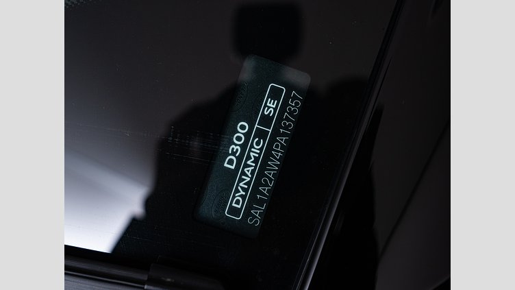 2023 認定中古車 Land Rover Range Rover Sport サントリーニブラック 3.0リッター6気筒300PSターボチャージドディーゼルMHEV（オートマチック） DYNAMIC SE