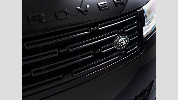 2023 認定中古車 Land Rover Range Rover Sport サントリーニブラック 3.0リッター6気筒300PSターボチャージドディーゼルMHEV（オートマチック） DYNAMIC SE