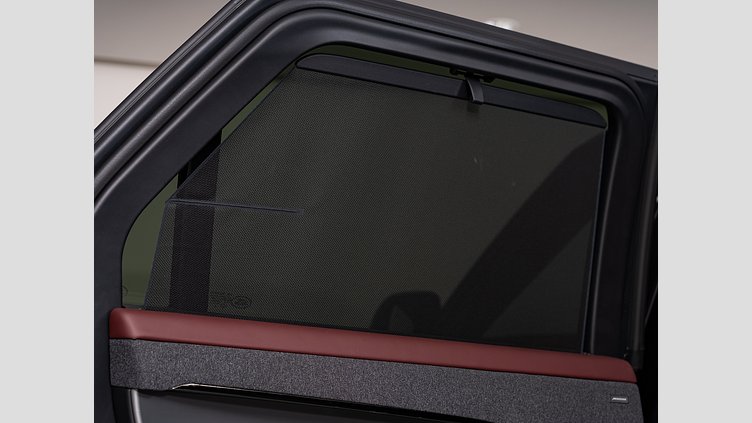 2023 認定中古車 Land Rover Range Rover Sport サントリーニブラック 3.0リッター6気筒300PSターボチャージドディーゼルMHEV（オートマチック） DYNAMIC SE