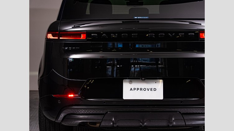2023 認定中古車 Land Rover Range Rover Sport サントリーニブラック 3.0リッター6気筒300PSターボチャージドディーゼルMHEV（オートマチック） DYNAMIC SE