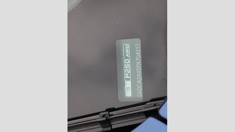 2022 認定中古車 Jaguar F-Pace ブルーファイアブルー P250 AWD（オートマチック） S