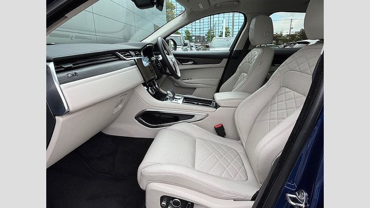 2022 認定中古車 Jaguar F-Pace ブルーファイアブルー P250 AWD（オートマチック） S