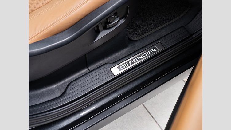 2025 認定中古車 Land Rover Defender 90 カルパチアングレイ D350 ディーゼルマイルドハイブリッド X-Dynamic HSE