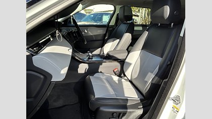 Range Rover Velar 25