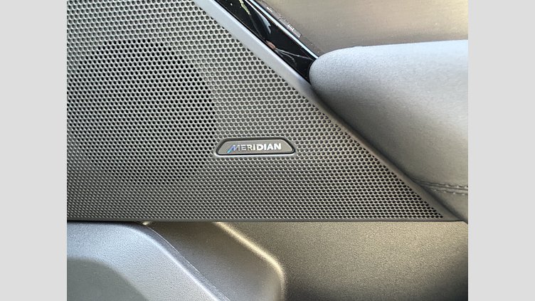 2024 認定中古車 Land Rover Range Rover Velar フジホワイト D200マイルドハイブリッド（ディーゼル） スタンダードホイールベース Dynamic SE