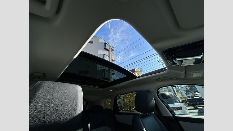 2024 認定中古車 Land Rover Range Rover Velar フジホワイト D200マイルドハイブリッド（ディーゼル） スタンダードホイールベース Dynamic SE