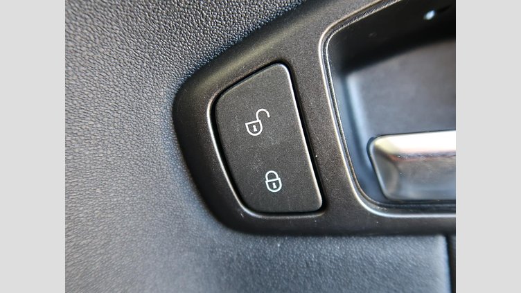 2018 認定中古車 Land Rover Range Rover Evoque Fuji White ９AT SE