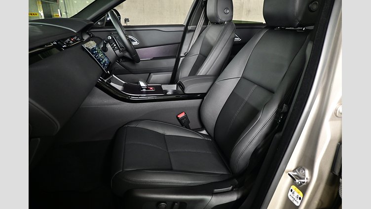 2025 認定中古車 Land Rover Range Rover Velar バトゥミゴールド D200マイルドハイブリッド（ディーゼル） スタンダードホイールベース Dynamic SE