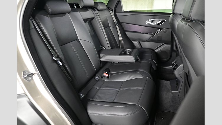 2025 認定中古車 Land Rover Range Rover Velar バトゥミゴールド D200マイルドハイブリッド（ディーゼル） スタンダードホイールベース Dynamic SE