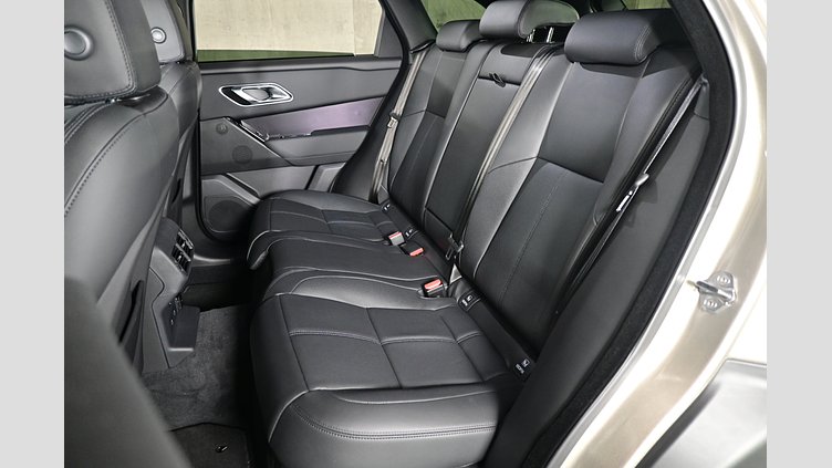 2025 認定中古車 Land Rover Range Rover Velar バトゥミゴールド D200マイルドハイブリッド（ディーゼル） スタンダードホイールベース Dynamic SE