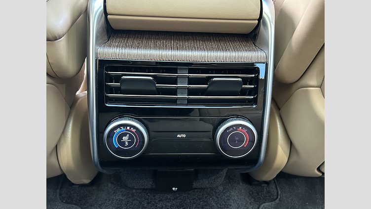 2024 認定中古車 Land Rover Range Rover ベルグレイヴィアグリーン D300 AWD MHEV（AT） スタンダードホイールベース Autobiography