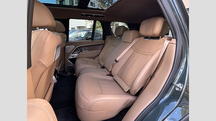 2024 認定中古車 Land Rover Range Rover ベルグレイヴィアグリーン D300 AWD MHEV（AT） スタンダードホイールベース Autobiography